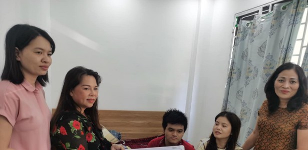 VnExpress: Hành trình hồi phục của mẹ con học sinh Trần Đại Phong